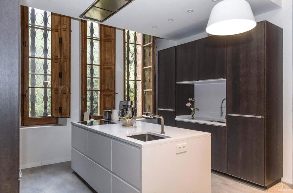 Modernista manor for sale in Girona 2