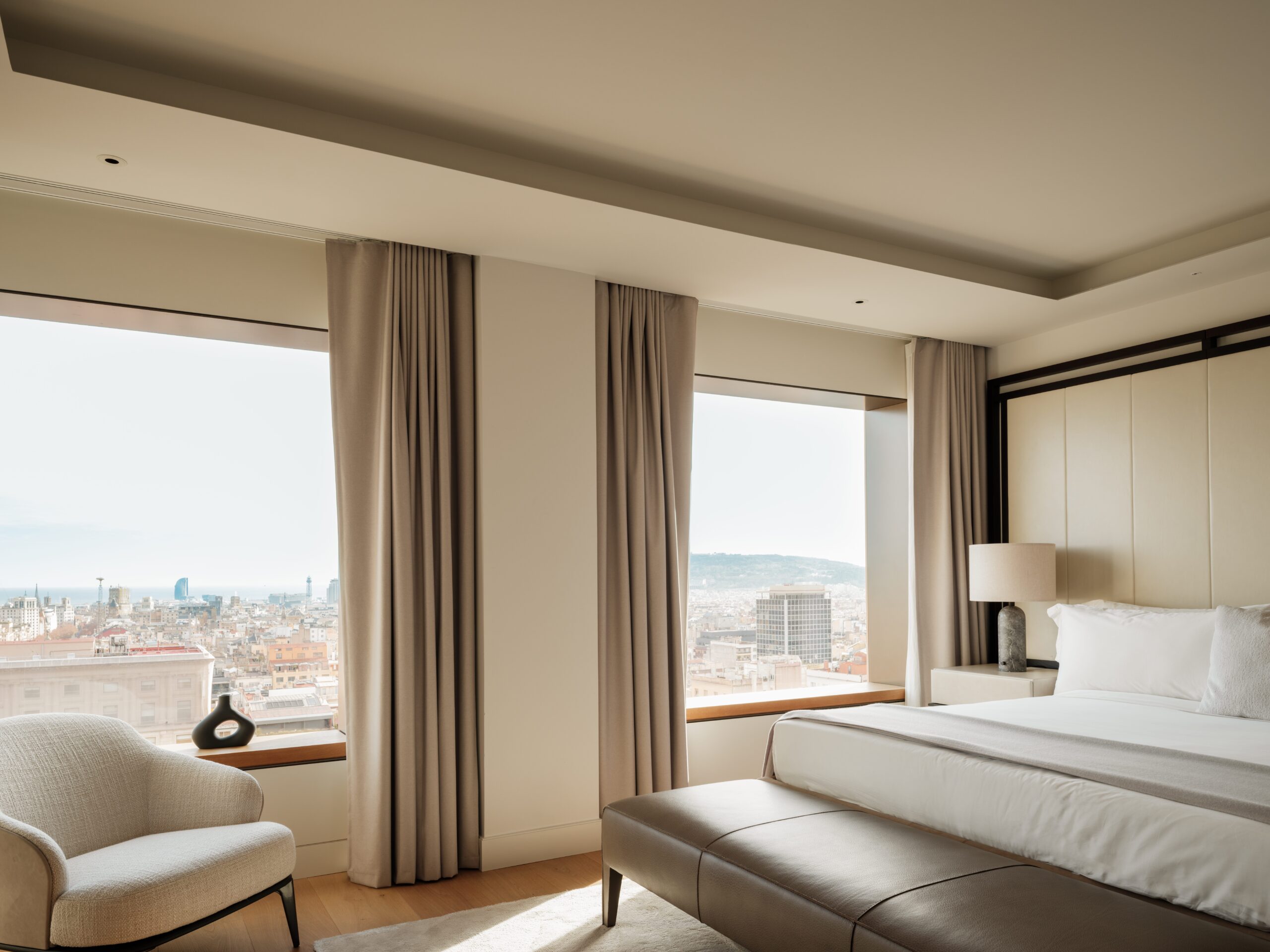 6_MASTER BEDROOM